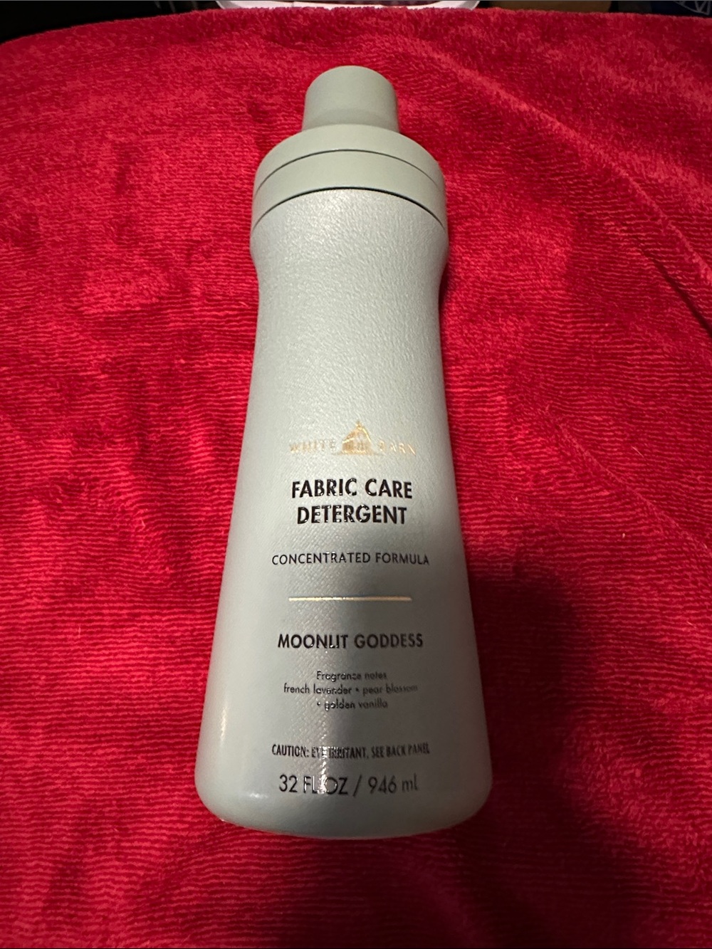 Bath & Body Works Moonlit Goddess Fabric Care Detergent - Discontinuing Laundry